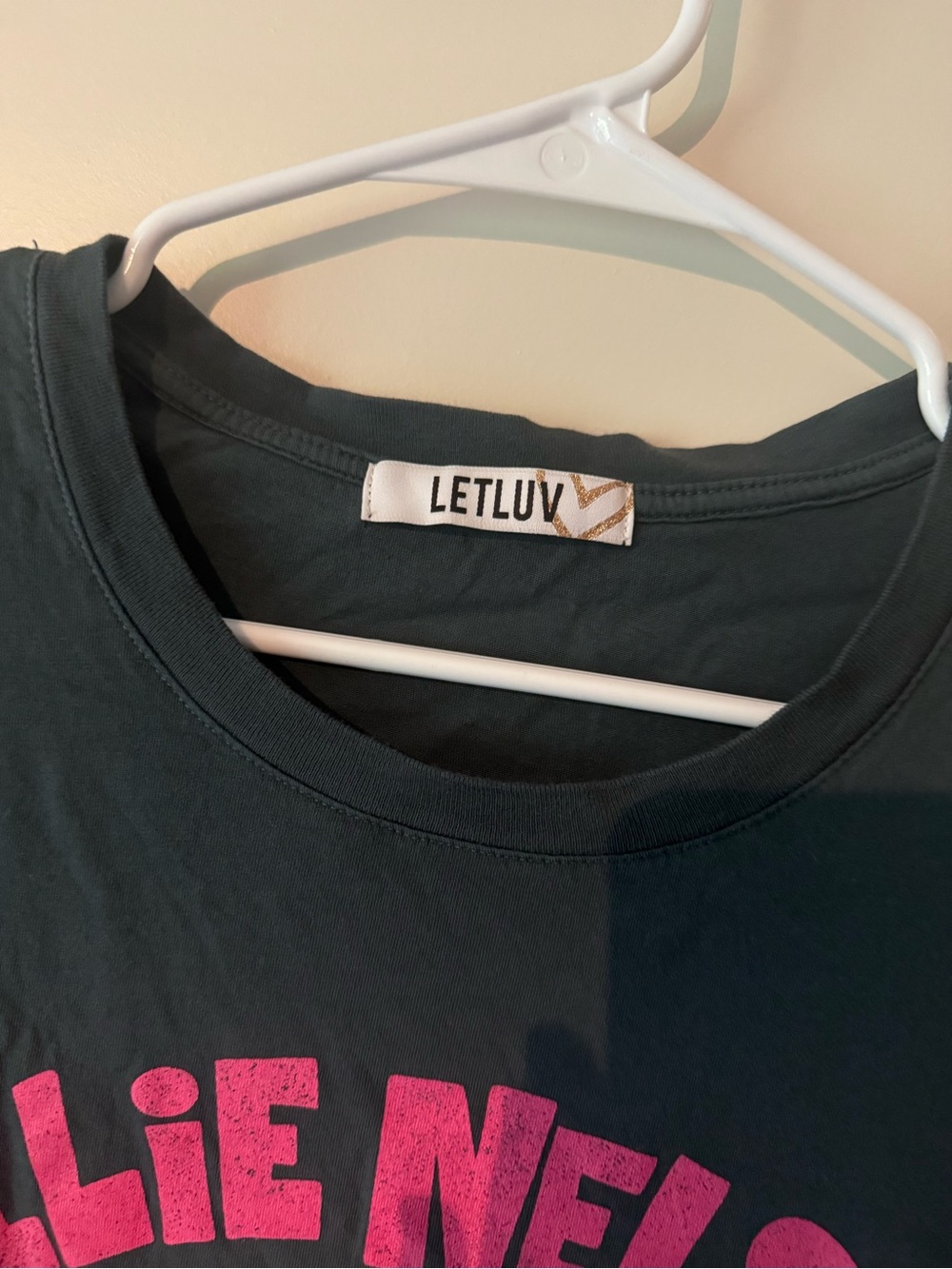 Letluv Willie Nelson Graphic Short-Sleeve Tee - Black with Pink & Tan Print - Picture 2 of 3